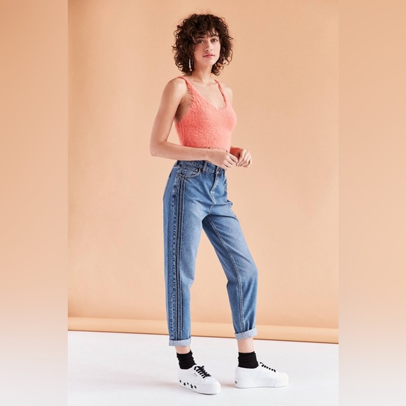 Urban Outfitters BDG Mom Jean - Pintuck Size-24 - Picture 5 of 6